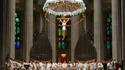 Msza św. w bazylice Sagrada Familia w Barcelonie
