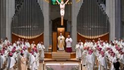2026.06.10 Viaggio Apostolico in Spagna - Arrivo alla Sagrada FamÃ­lia e Santa Messa