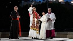 Bei der Einweihung des Christusturms der Sagrada Família