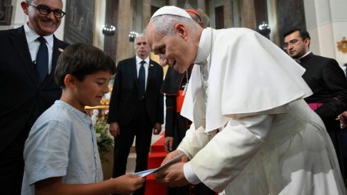 Papst Leo in Barcelona: „Ich mag Fu&szlig;ball“