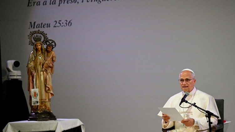 Papst Leo XIV. beim Besuch der Strafvollzugsanstalt „BRIANS 1“ 