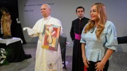O Papa Leão XIV recebeu presentes das detentas