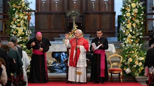 El Papa agradece al pueblo canario su generosa labor de caridad y misericordia