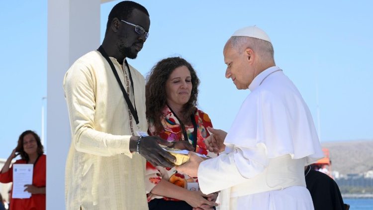 Pope Leo XIV's meeting with migrants and support organizations at Las Palmas de Gran Canaria]