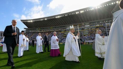 Papst-Messe auf Gran Canaria: Beten f&uuml;r die, die auf See ihr Leben verloren haben