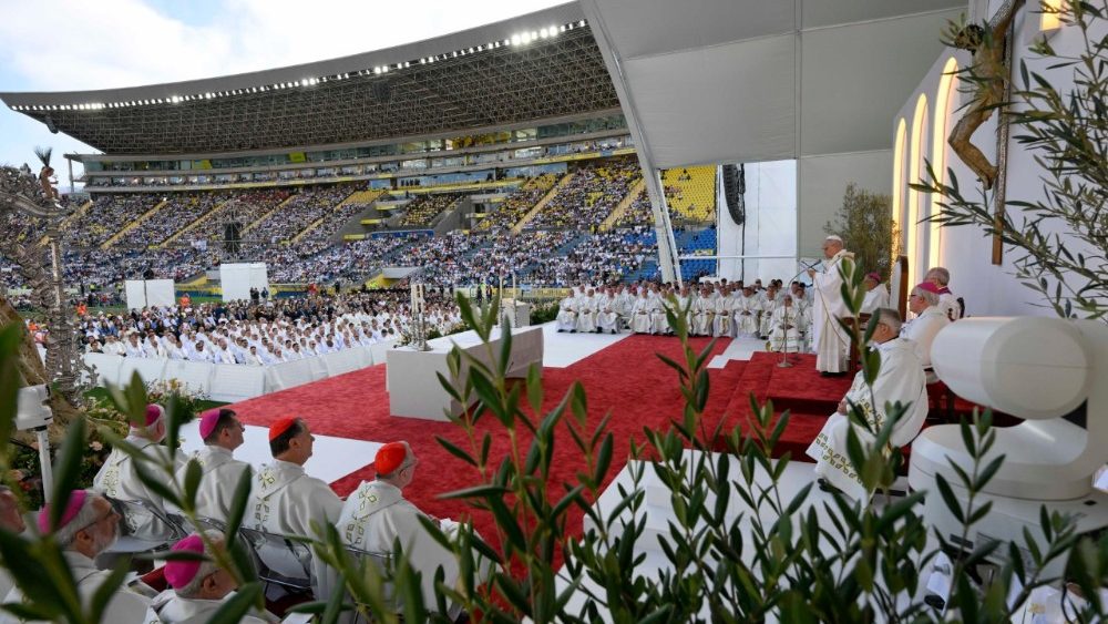2026.06.11 Viaggio Apostolico in Spagna - Santa Messa allo Stadio Gran Canaria
