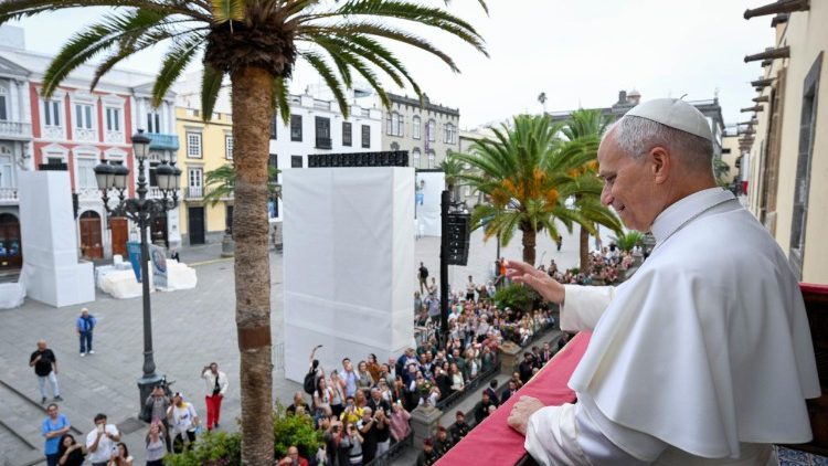 El Papa se despide de la casa episcopal de Canaria