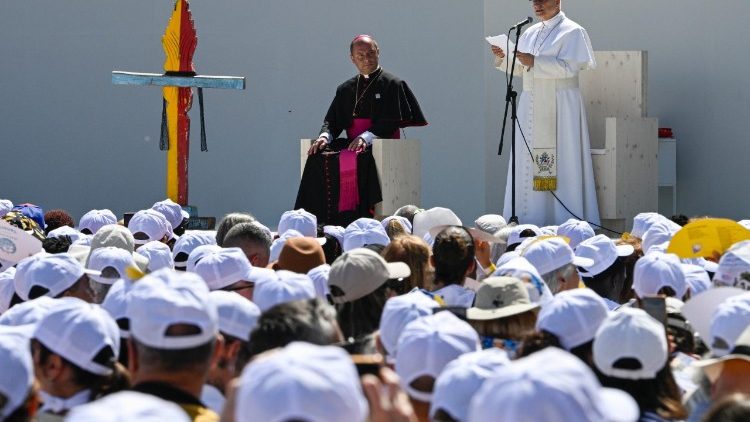 Papa Leone nell'incontro con i migranti a Santa Cruz de Tenerife 