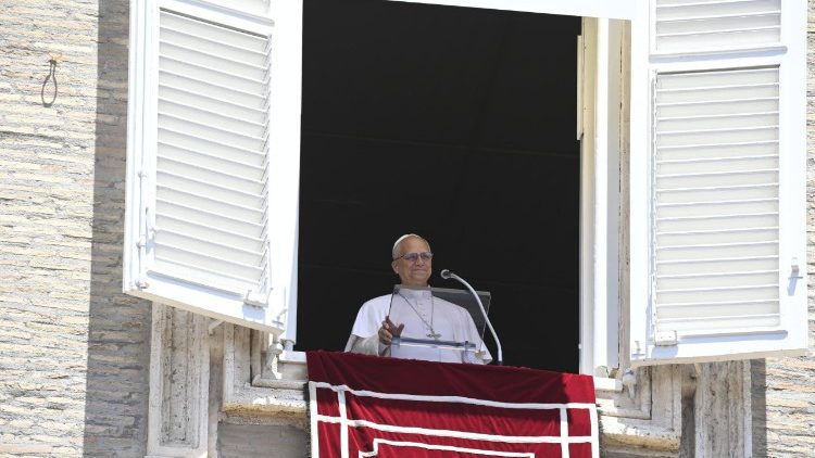 Leone XIV durante l'Angelus