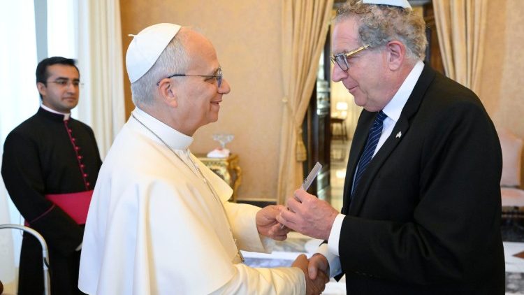 Papież podkreślił, że służba potrzebującym zacieśnia więzy miedzy religiami