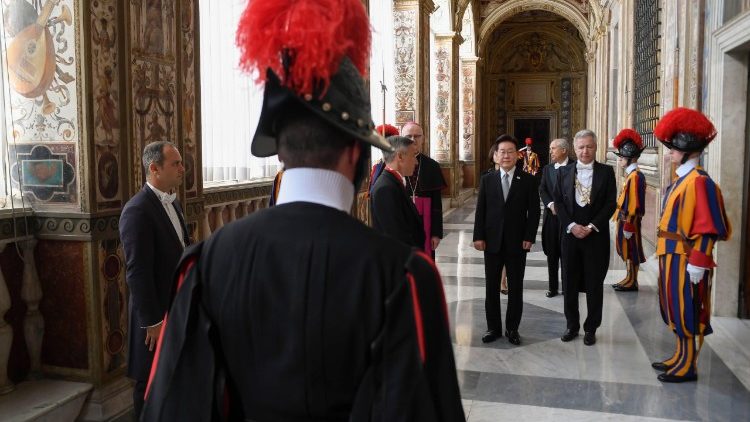 The President of the Republic met with Pope Leo in the Apostolic Palace in the Vatican