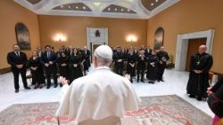 Le Pape Léon XIV s’adresse aux représentants du Centre de recherche et de formation pour la protection de l’enfance (CEPROME) dans une des salles de la salle Paul VI 
