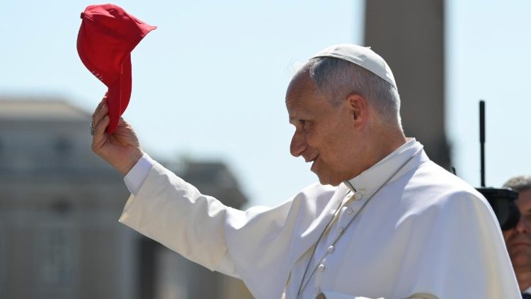 Il Papa riceve un cappellino