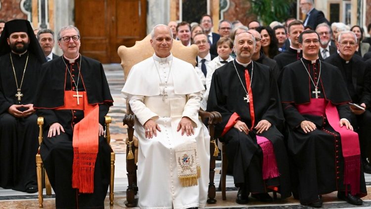 Papst Leo XIV. bei der Audienz f&uuml;r die Hilfswerke f&uuml;r die Orientalischen Kirchen (ROACO)Papst Leo XIV. bei der Audienz f&uuml;r die Hilfswerke f&uuml;r die Orientalischen Kirchen (ROACO)