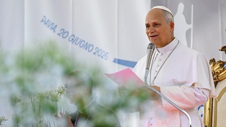Papst Leo bei der Ansprache an die Bev&ouml;lkerung auf der Piazza della Vittoria 