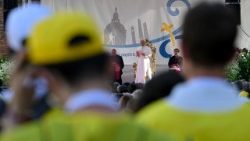 2026.06.20 Visita Pastorale a Pavia - Piazza Vittoria - Incontro con la Cittadinanza
