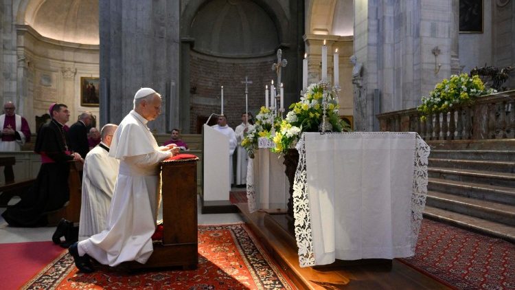 La preghiera nella Cattedrale