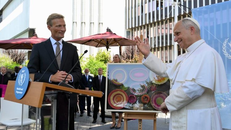 Papst Leo und der schwedische Diplomat Carl Skau, der das WFP kommissarisch f&uuml;hrt