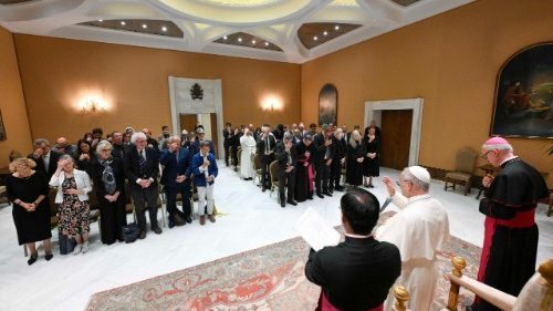 Papież do pisarzy: dziękuję za sianie ziaren pojednania