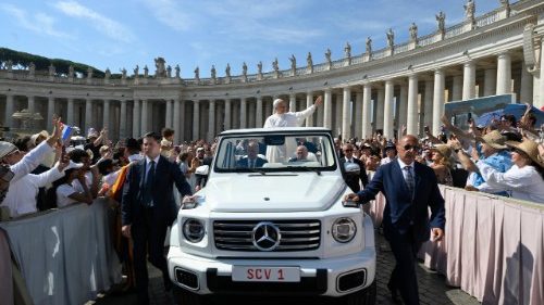 Il Papa: l'Eucarestia antidoto ai fermenti di divisione che minano il mondo