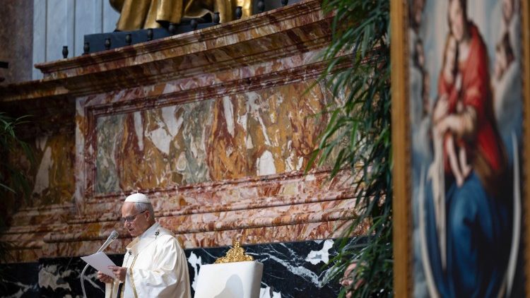 Papa durante a homilia 