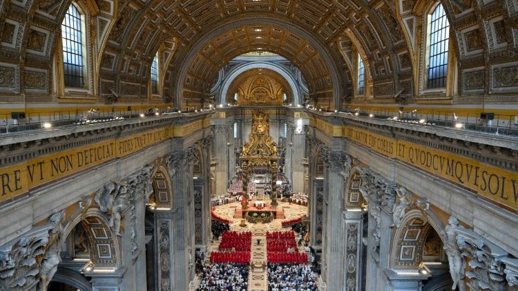 Misa Kepausan di Basilika Santo Petrus