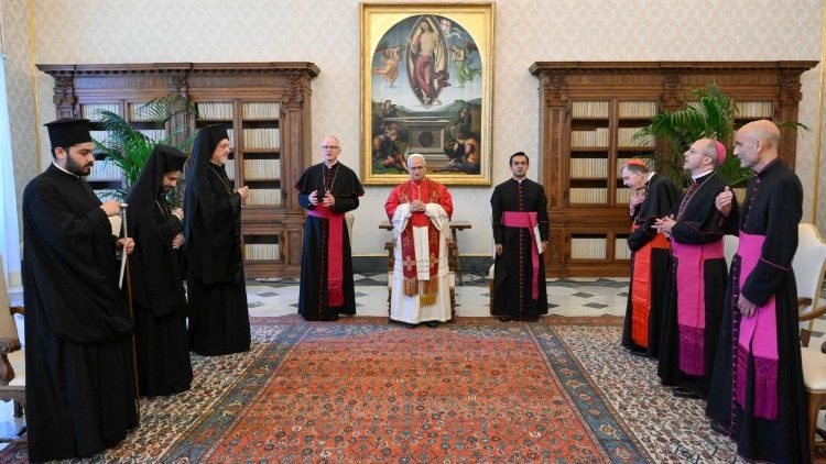Pāvests tiekas ar Konstantinopoles patriarhāta pārstāvjiem