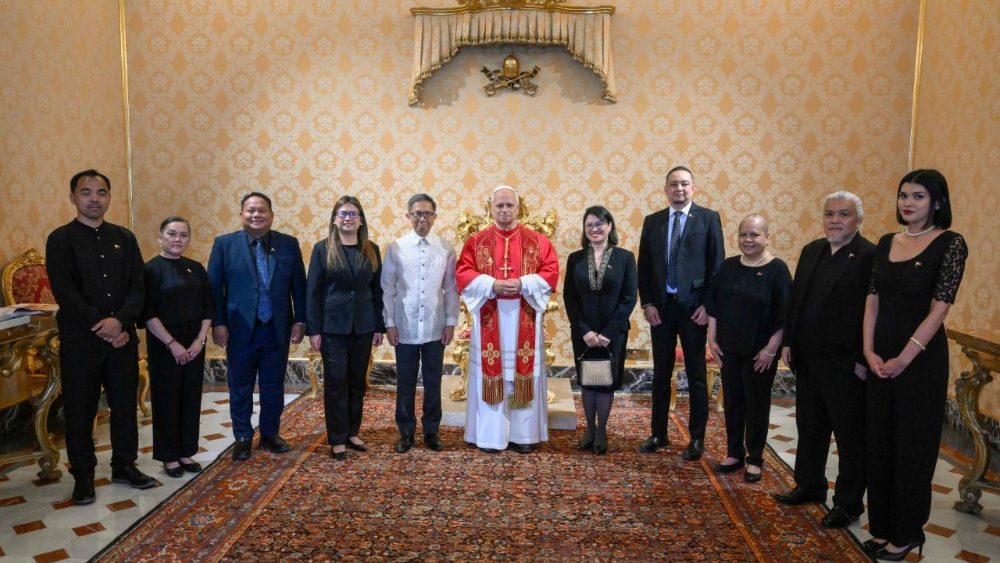 La Leon al XIV-lea, Raphael Perpetuo Mercado Lotilla, ambasador al Filipinelor