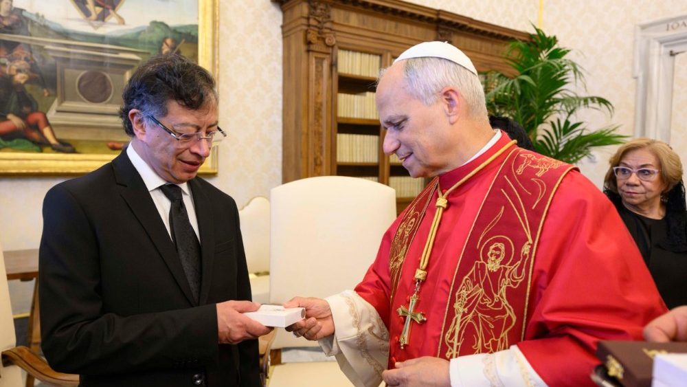 La Leon XIV, președintele Columbiei, Gustavo Petro Urrego