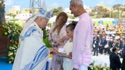 Październikowy szczyt o rodzinie i Amoris laetitia ma pomóc w rozpoznaniu, wspieraniu i promowaniu tego, co Duch Święty czyni w rodzinach