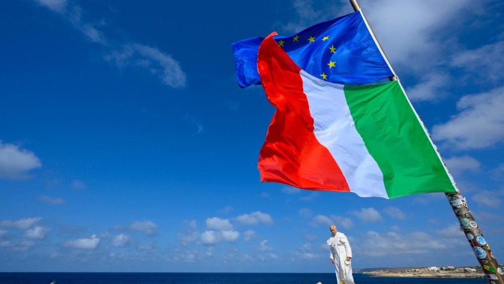 Leon al XIV-lea pe țărmul insulei italiene Lampedusa