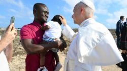 Papst Leo trifft Migranten auf Lampedusa