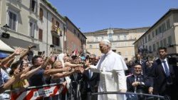 Pave Leo ved angelusbønnen den 12. august i Castel Gandolfo
