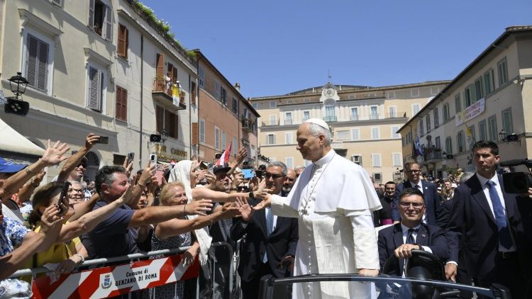 Pave Leo ved angelusbønnen den 12. august i Castel Gandolfo