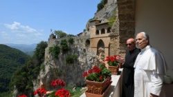 Un momento della visita di Papa Leone XIV ai Monasteri benedettini di Subiaco   (@Vatican Media)