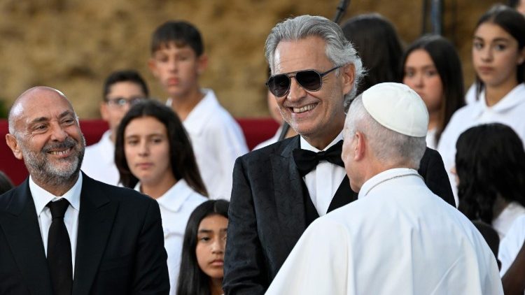 Leon XIV i Andrea Bocelli