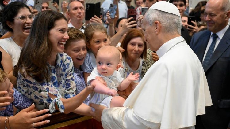 Papa Leo XIV Sala ya Kanisa Katika Liturujia