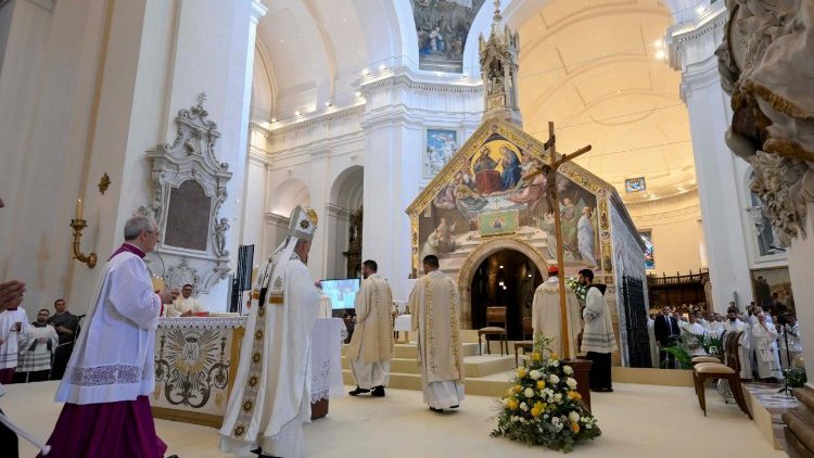 Papa celebra Missa em Assis
