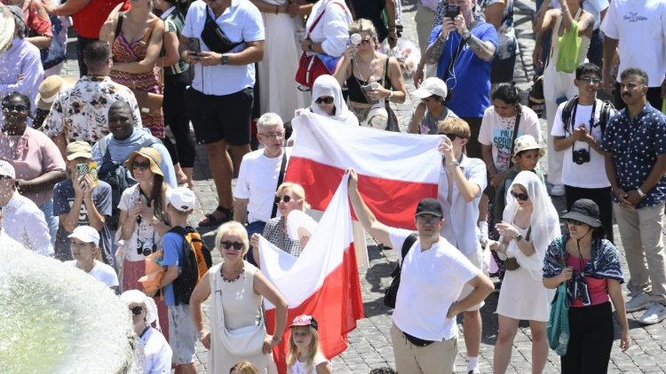 Polacy wśr&oacute;d uczestnik&oacute;w modlitwy Anioł Pański