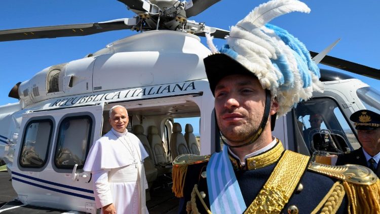  El Papa parte de San Marino hacia Pennabilli y luego a Rimini. 