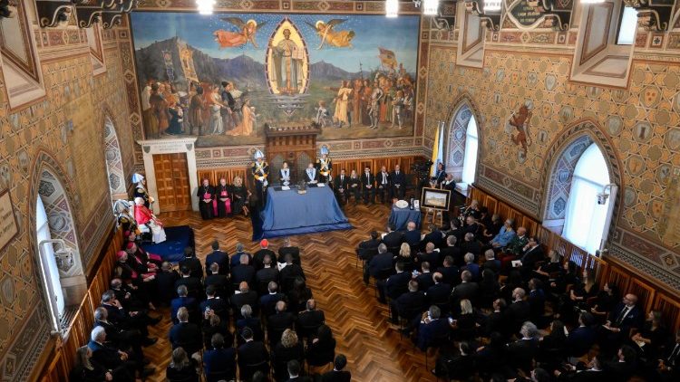  El Sal&oacute;n del Gran y General Concilio. 
