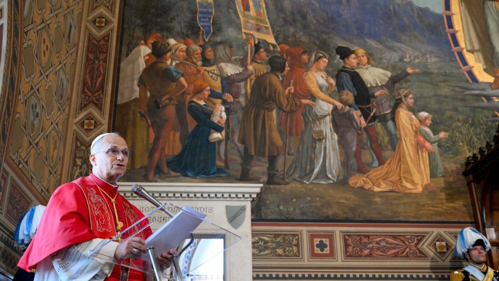 Papa Leoni XIV mban fjalimin e tij drejtuar autoriteteve dhe shoqërisë civile në Palazzo Pubblico në San Marino, 22 gusht 2026.