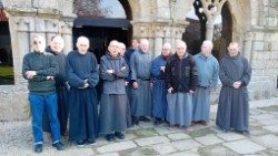 La communauté Notre-Dame de la Grainetière est basée près des Herbiers en Vendée (85). 