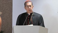 O cardeal Miguel Ángel Ayuso Guixot, prefeito do Dicastério para o Diálogo Inter-religioso, em Abu Dhabi