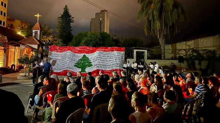 Малітоўнае чуванне ў памяць аб ахвярах катастрофы ў порце Бейрута, 3 жніўня 2025 года