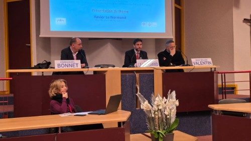 Le journalisme peut d&eacute;sarmer les cœurs de la haine et du fanatisme