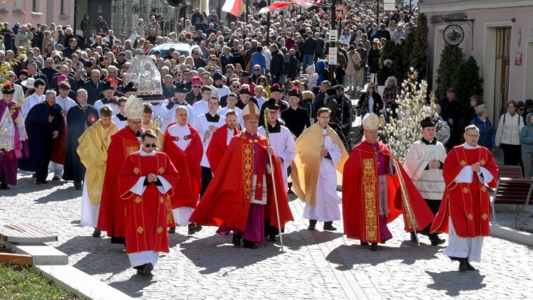 Procesja z relikwiami św. Wojciecha w Gnieźnie