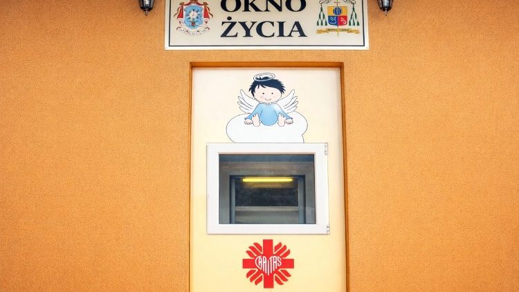 Okno Życia w Ostrzeszowie (archiwum sióstr nazaretanek)