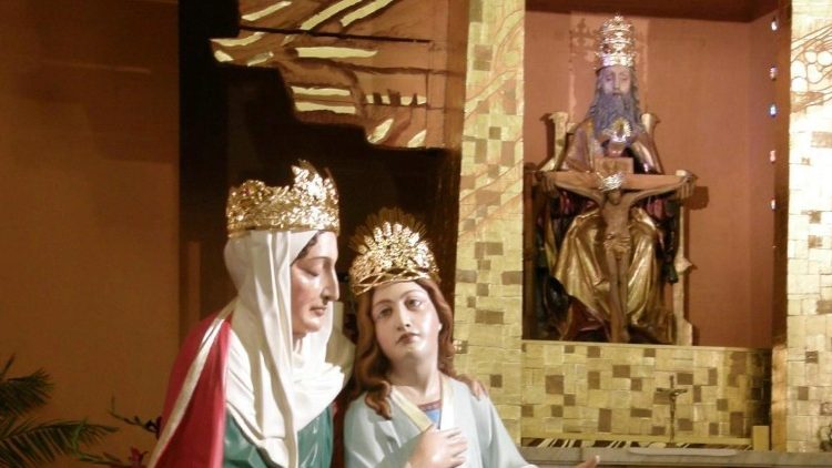 W Prostyni znajduje się jedyne w Polsce sanktuarium Tr&oacute;jcy Świętej. Szczeg&oacute;lnie czczona jest tam r&oacute;wnież św. Anna (&copy; Andrzej Koroś)