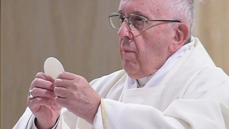 2018.06.18 Papa Francesco celebra la Messa a Santa Marta